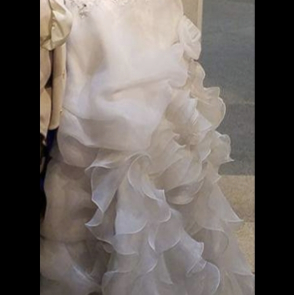 Wedding/Formal Gown New pics added - Picture 2 of 12